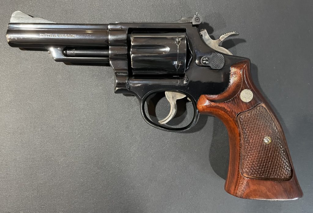 model 19 revolver smith & wesson